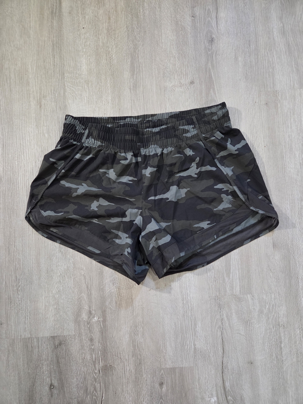 Athleta Printed Mesh Racer Run Short (4" Inseam) - Picture 4 of 10